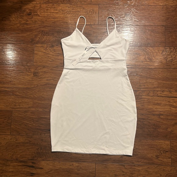 Susana Monaco body on cutout dress size X-Large NWT - Picture 12 of 12